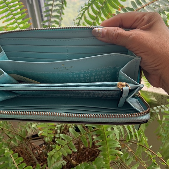 Kate Spade Wallet - Picture 2 of 8